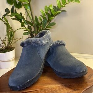 MINNETONKA Leather Suede Mule Slides Size 9 Sark Gray Fuzzy Liner